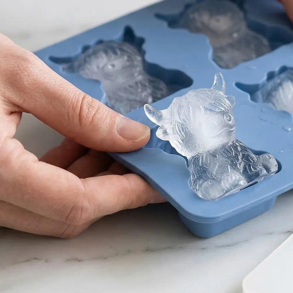 Mini Highland Cow Ice Cube Mold, Silicone Ice Cube Tray, Cute 3D Ice Cubes for Drinks, Parties, and Gifts, Perfect for Beverage Enhancements