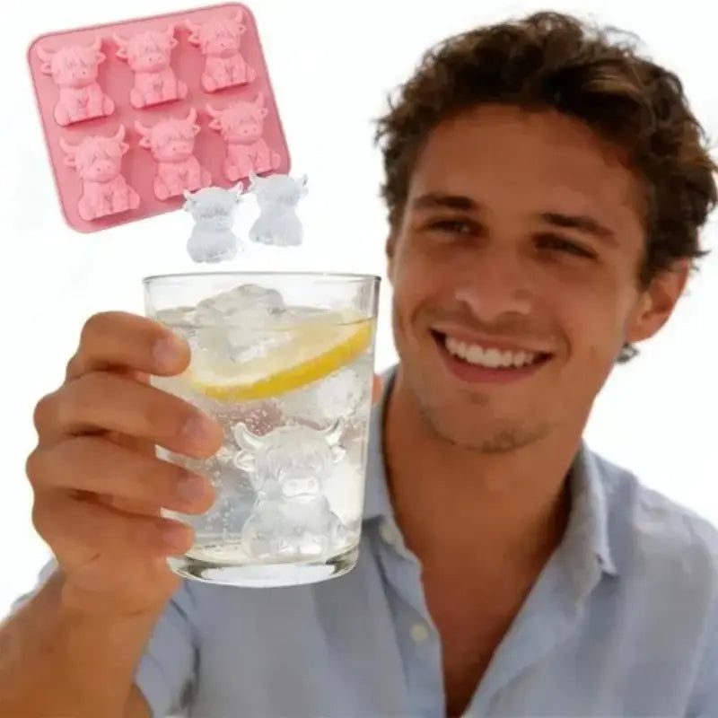 Mini Highland Cow Ice Cube Mold, Silicone Ice Cube Tray, Cute 3D Ice Cubes for Drinks, Parties, and Gifts, Perfect for Beverage Enhancements